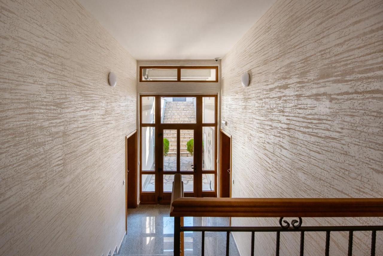 Santorini Apart Hotel Krasići Dış mekan fotoğraf