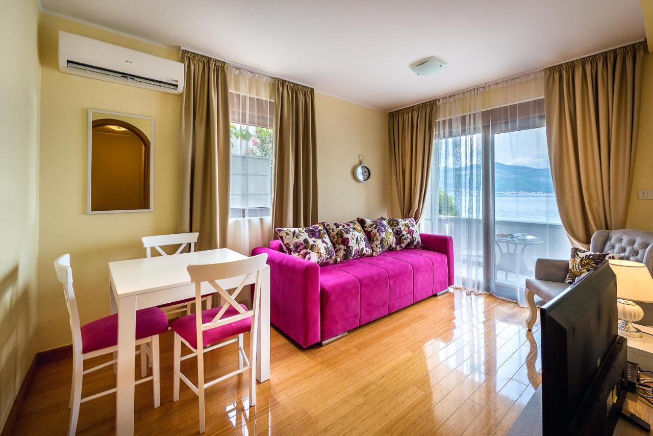 Santorini Apart Hotel Krasići Dış mekan fotoğraf