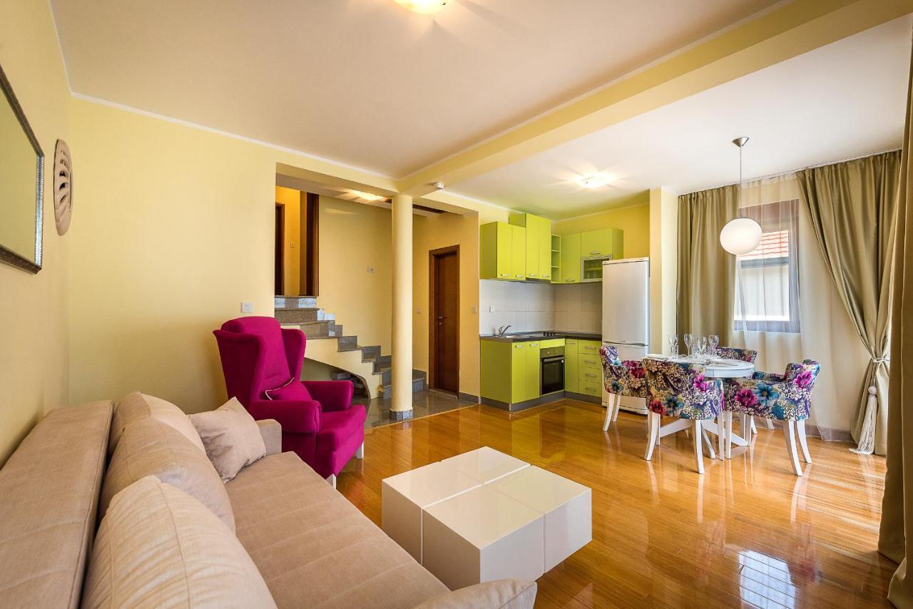 Santorini Apart Hotel Krasići Dış mekan fotoğraf
