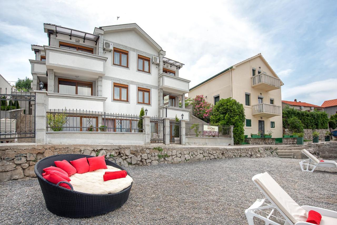 Santorini Apart Hotel Krasići Dış mekan fotoğraf