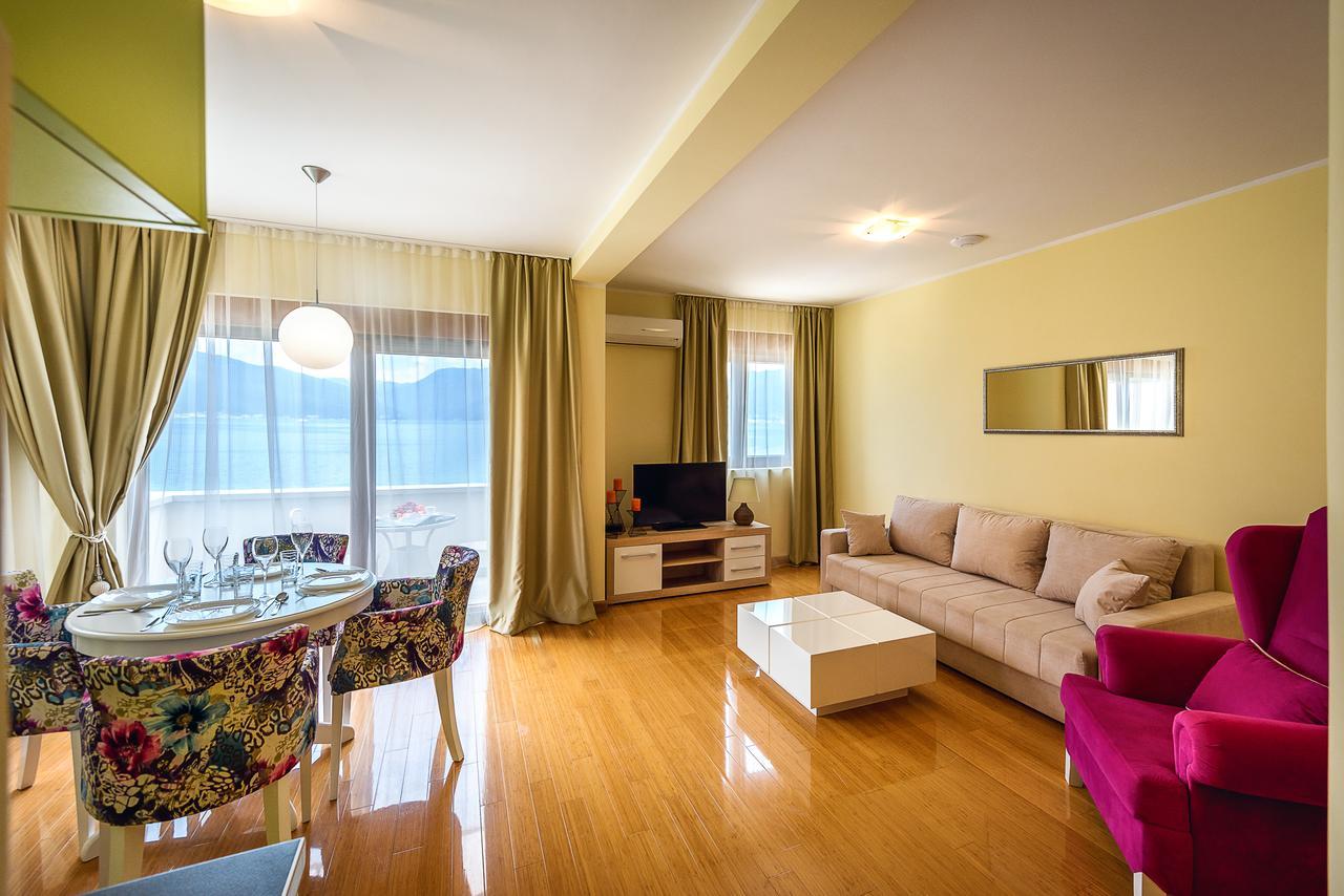 Santorini Apart Hotel Krasići Dış mekan fotoğraf