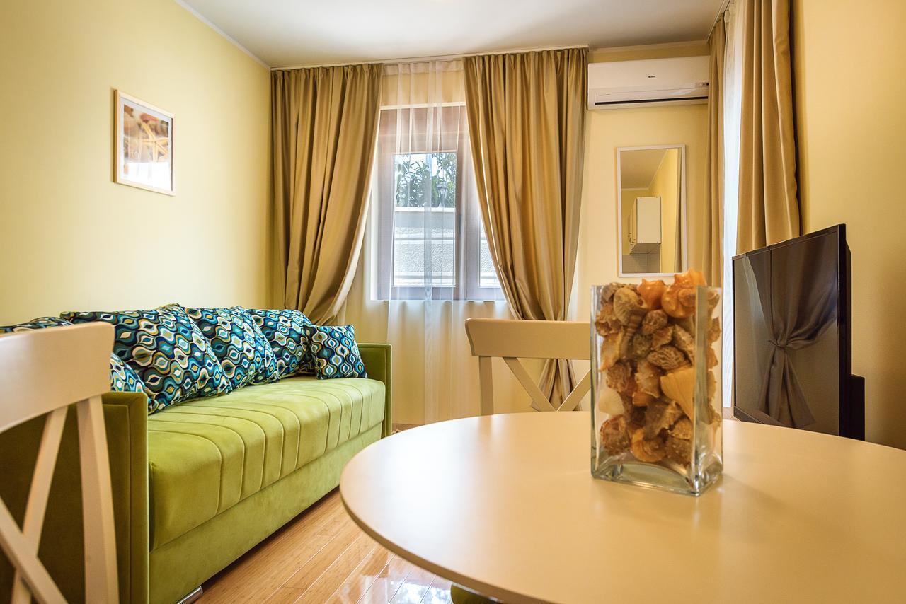 Santorini Apart Hotel Krasići Dış mekan fotoğraf