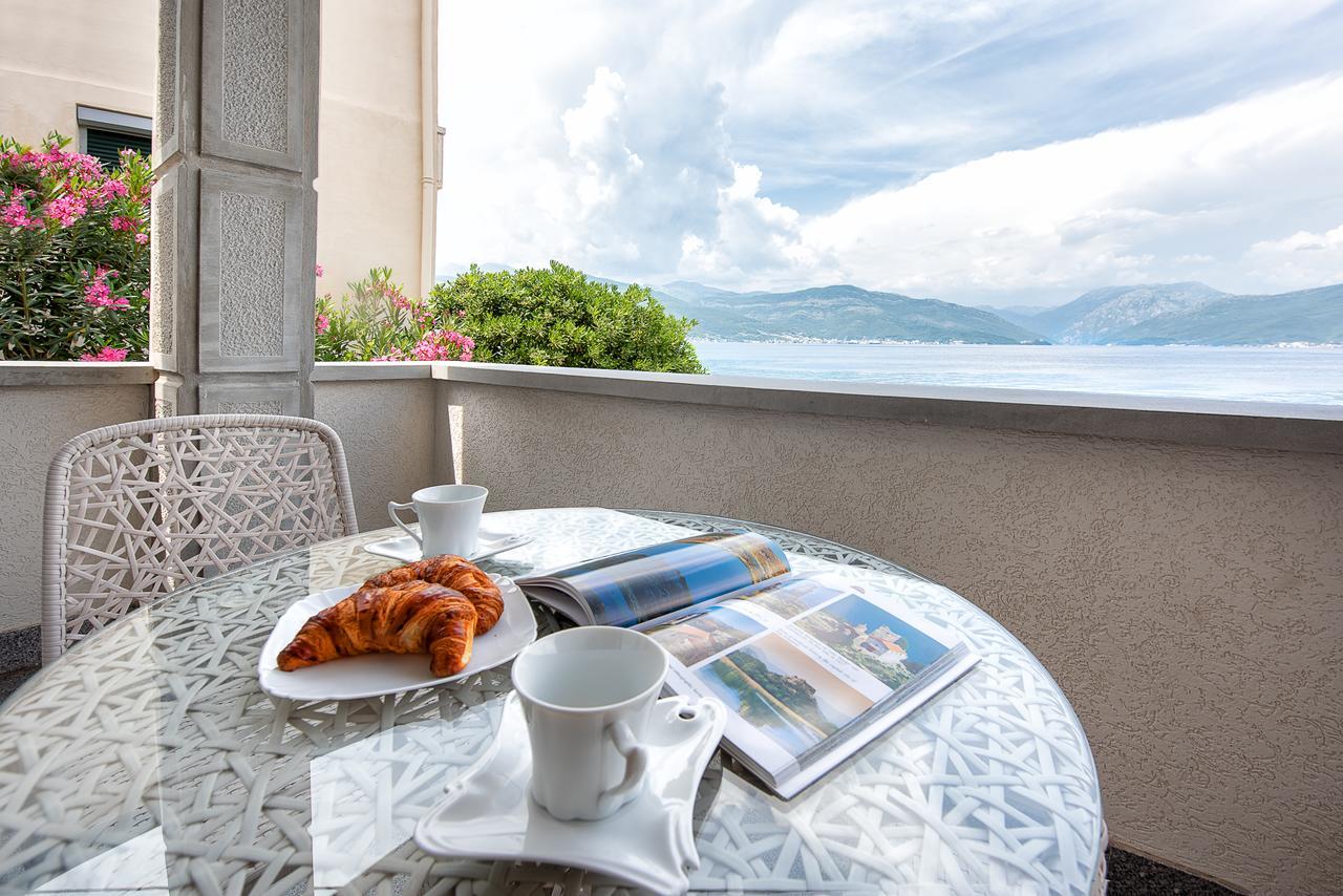 Santorini Apart Hotel Krasići Dış mekan fotoğraf