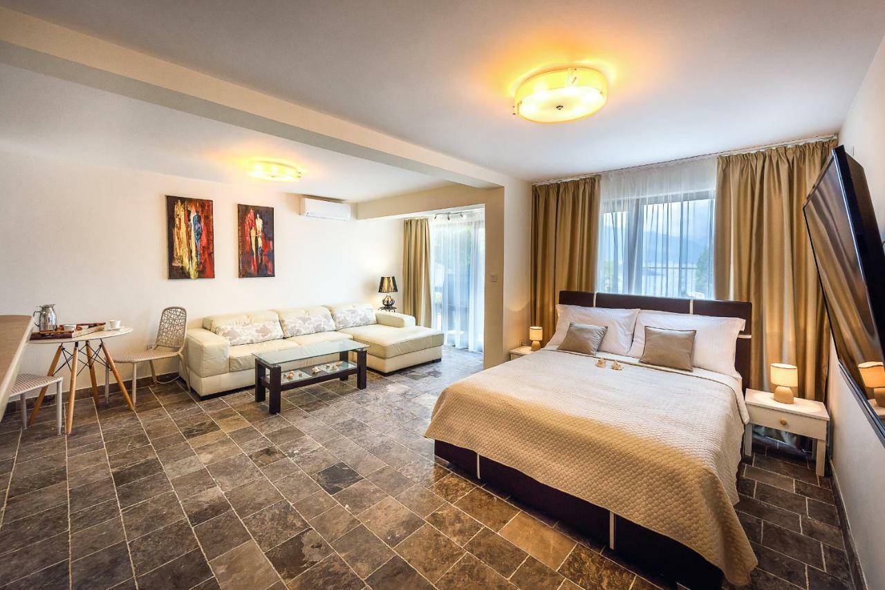 Santorini Apart Hotel Krasići Dış mekan fotoğraf